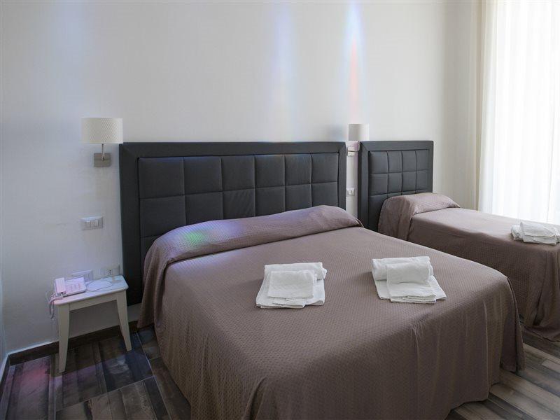 Bed and Breakfast Napoli Garibaldi Square Exterior foto